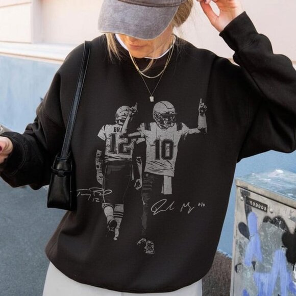 Drake Maye & Tom With New England Football Player PM shirt sweatshirt - Picture 1 of 3